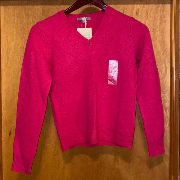 NWT - Uniqlo Pink Lambs Wool V Neck Sweater- Sz S - Picture 1 of 6